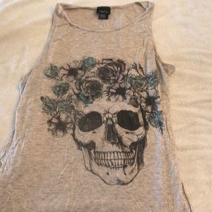 Rue21 Tops - ‼️Final Price‼️Skull with Flower Crown Top Rue21 Tops - ‼️Final Price‼️Skull with Flower Crown Top